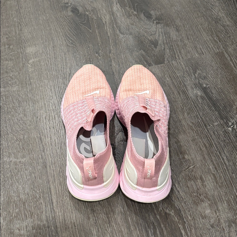 Nike React Phantom Flyknit Pink Shoes, Size 8.5